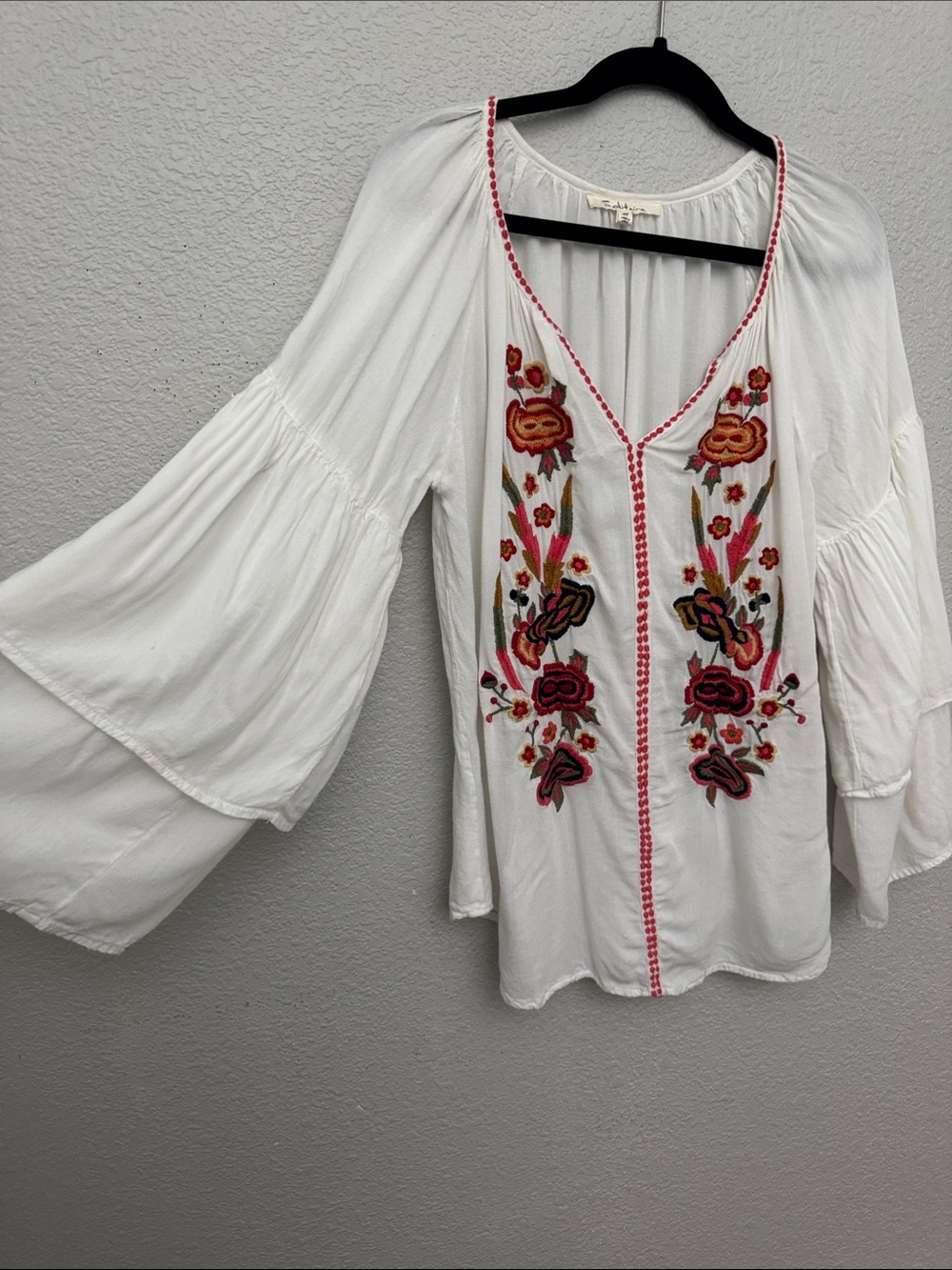 Solitaire Boho Embroidered Peasant Top Medium White Floral Bell Sleeve Tunic